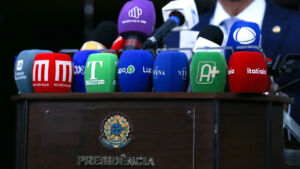 Ataques a jornalistas nas eleições somam mais de 14 mil nas redes